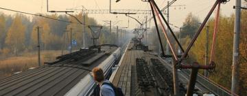 Бегал по крыше поезда: 14-летнего парня доставили в больницу с 90% ожогов тела